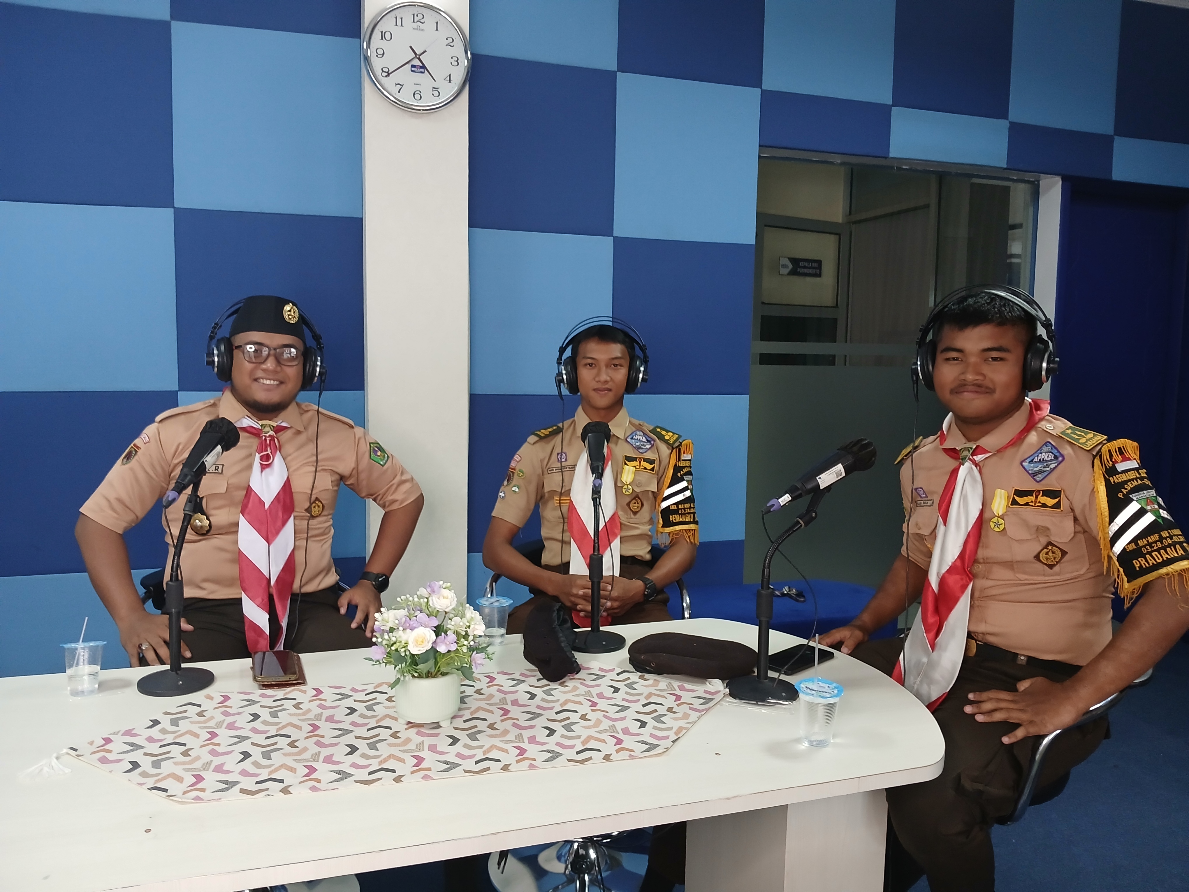 Pramuka SMK Ma’arif NU 2 Karanglewas Mengudara di RRI Pro 2 Purwokerto